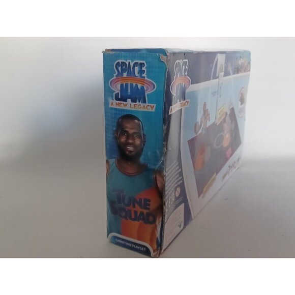 Space Jam A New Legacy - Gametime Playset with Lebron and Bugs Bunny Figurines - Picture 7 of 11